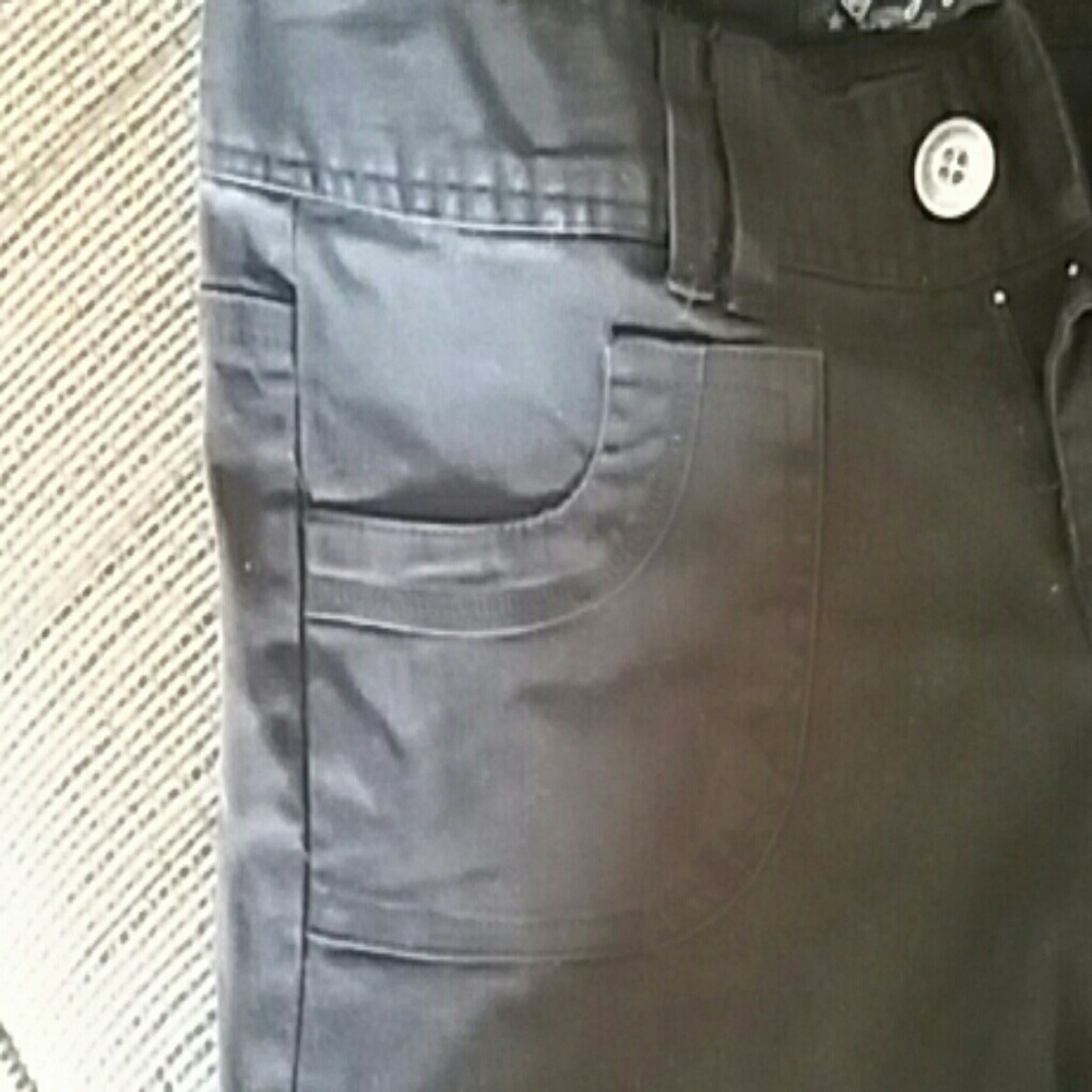 Capris - Picture 2 of 4